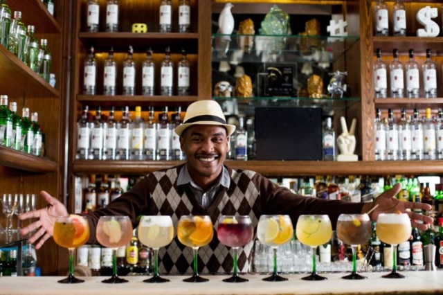 Tiago Queiroz|Estadão Inspirado pela Copa do Mundo, o bartender Laércio Zulu criou nove drinques inspirados nas principais seleções.