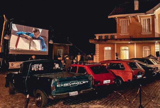 Divulgação/Cine Autorama Público poderá curtir sessão gratuita de cinema estilo drive-in no Memorial da América Latina, em São Paulo.
