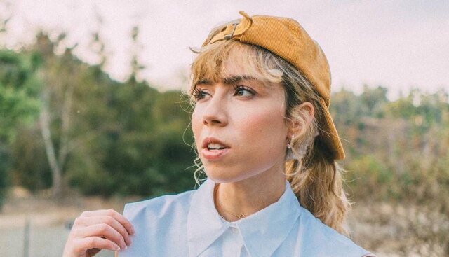 Instagram / @jennettemccurdy Jennette McCurdy lança em agosto sua autobiografia; 'Eu Estou Alegre: Minha Mãe Morreu'.