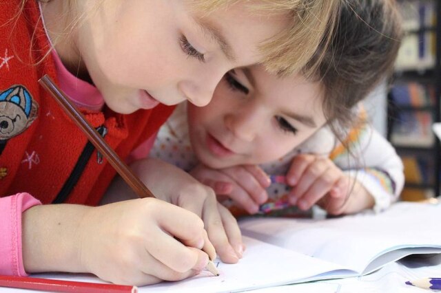 Pixabay Ao opinar sobre as ações de sua professora, menina citou Convenção de Genebra.