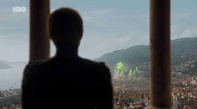 Cena da série 'Game of Thrones' / HBO Cersei consegue sua vingança final contra seus rivais ao explodir o Grande Septo de Baelor de maneira espetacular no último episódio da sexta temporada.