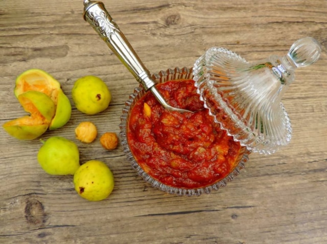 Neide Rigo|Estadão Molho agridoce picante de ubajaí ,para acompanhar carnes de panela, peixes fritos, frango assado ou legumes grelhados.