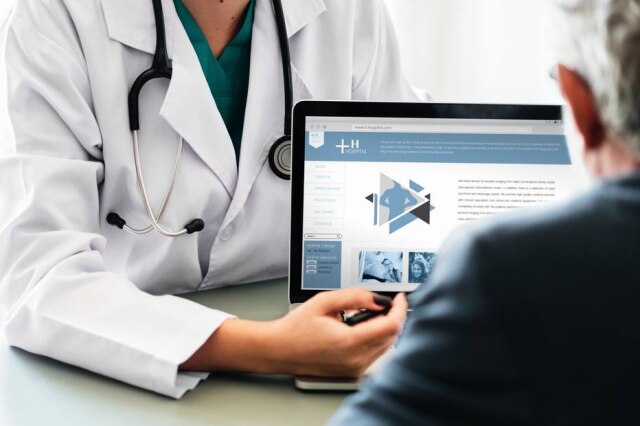 Unsplash/@rawpixel ONG Canto Cidadão incentiva voluntariado em hospitais.