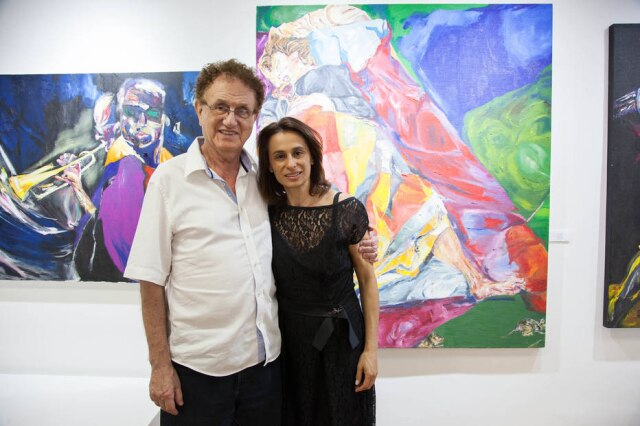 Adriana Siqueira Lopes Os psicanalistas Isac e Patrícia Karniol na abertura da exposição 'Palimpsesto Mágico'.