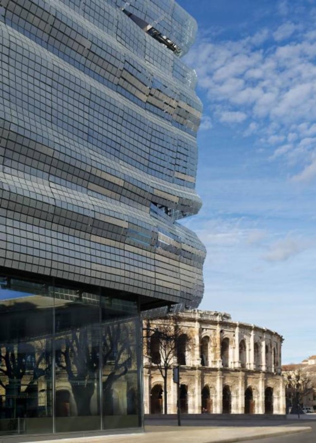 Serge Urvoy Fachada do edifício com inauguração prevista para o próximo dia 2 de junho.