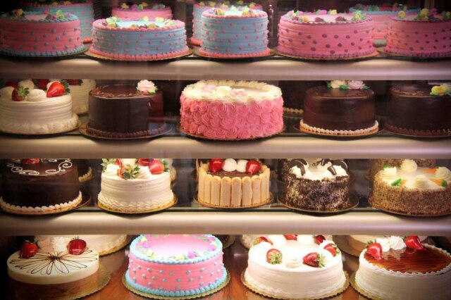 Tortas da Martha's Country Bakery
