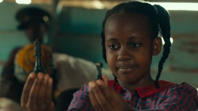 Disney / Reprodução A atriz Nikita Pearl Waligwa atuou em 'A Rainha de Katwe'