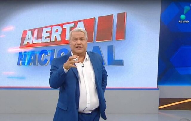 Reprodução/ RedeTV! Sikêra Jr. durante o programa 'Alerta Nacional', na sexta-feira, 25
