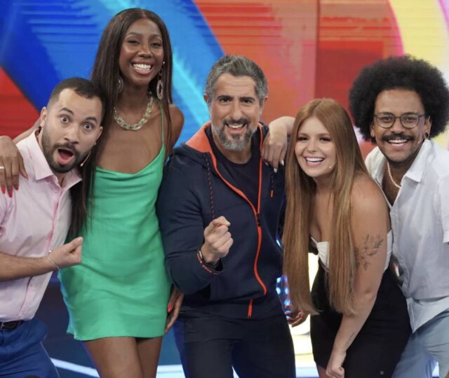 Instagram/@marcosmion Marcos Mion recebe ex-participantes do 'BBB 21' Gil do Vigor, Camilla de Lucas, Viih Tube e João Luiz Pedrosa no 'Caldeirão' deste sábado