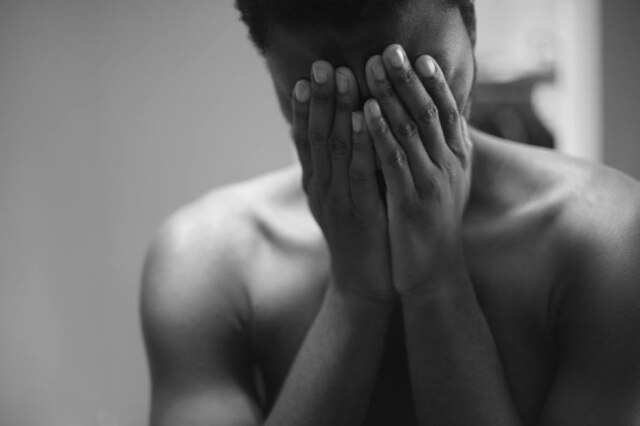 Pixabay Diretor da escola disse que o garoto tinha sorte por ser autista, pois não sentiria os efeitos como uma criança normal
