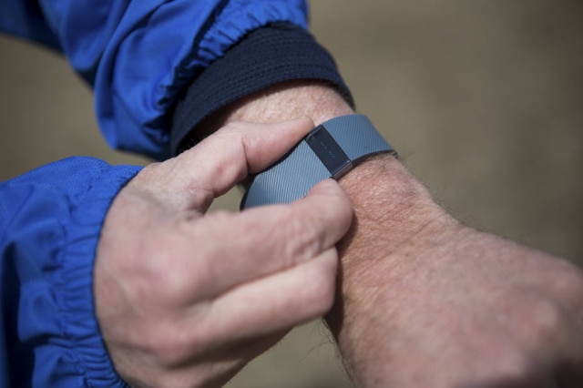 Charlie Mahoney/The New York Times Dados da pulseira Fitbit estão ajudando a polícia na investigação de um assassinato.