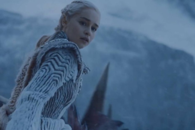 Reprodução de cena de 'Game Of Thrones' (2017)/ HBO Daenerys Targaryen