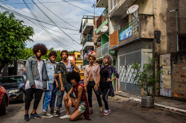 Na foto, da esquerda para a direita: Alan Jesus, Alice Marques, Alex Santos, Luan Costa, Rogerio Rocha e Beatriz Rocha