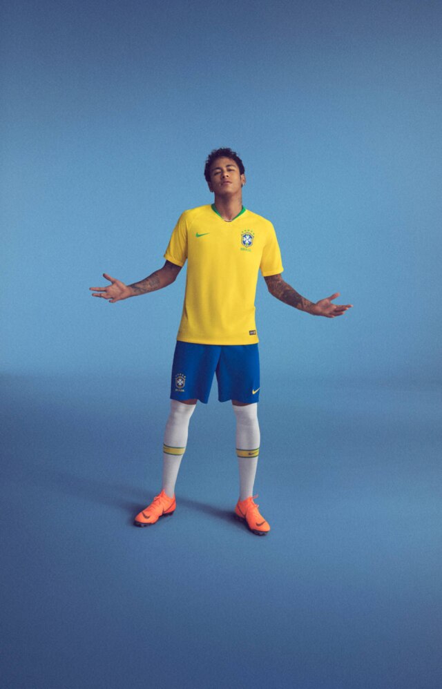 Imagem cedida pela Nike Neymar num dos uniformes da seleção brasileira para a Copa 2018. Criados pela Nike, usam tecnologia Vaporknit Dri-Fit