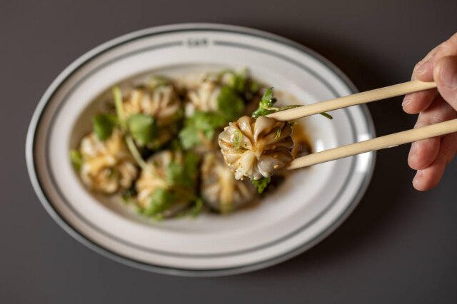 Tati Frison Shouronpou, dumpling de frango feito no vapor; delicado e potente