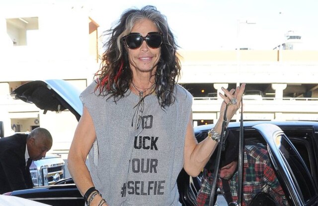 Bang Showbiz Steven Tyler opina sobre a moda das selfies