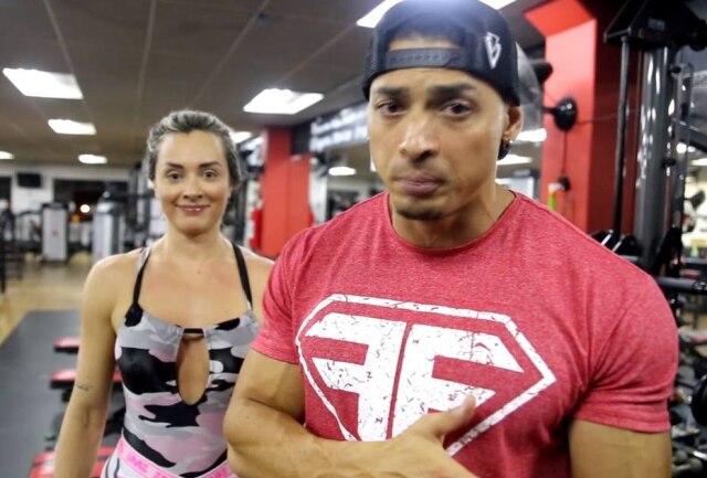 YouTube / @Felipe Franco Juliana Salimeni ao lado do ex-marido, Felipe Franco