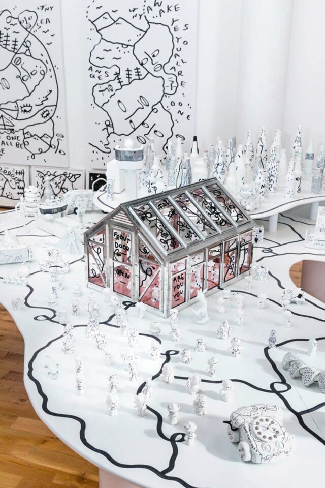 Imagem cedida pela Tiffany & Co. A estufa da coleção Home & Accesories, da Tiffanyt & Co. interpretada pela artista britânica Shantell Martin