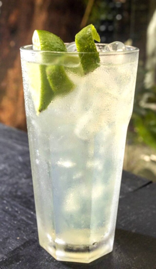 Fernando Ctenas Cachaça tônica: jaqueira e limão.