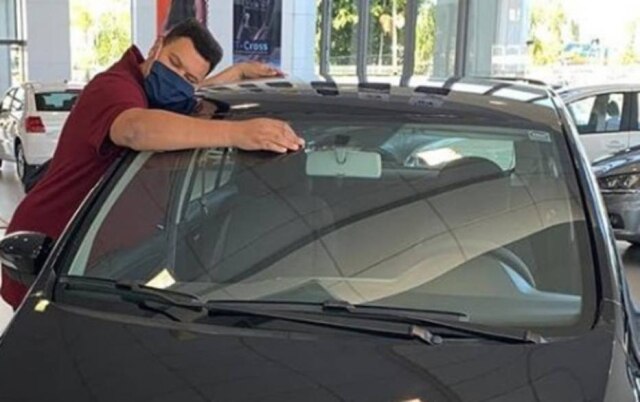 Instagram / @easycarros Babu Santana ganha carro novo