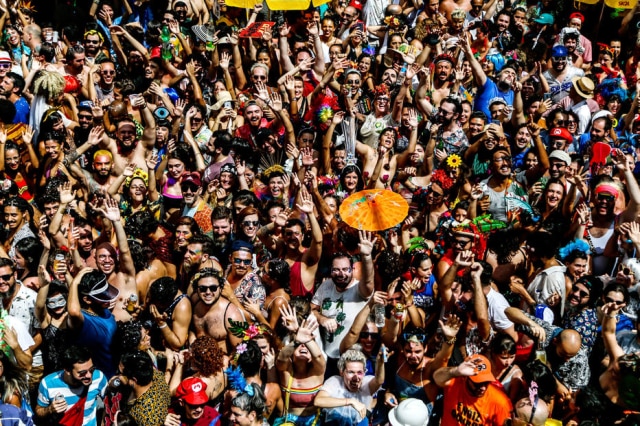 Carla Carniel / Estadão Conhecidas pelas grandes aglomerações, festas no feriado de carnaval são afetadas pelo novo coronavírus