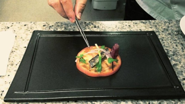 Salada feita pelo chef Jefferson Rueda