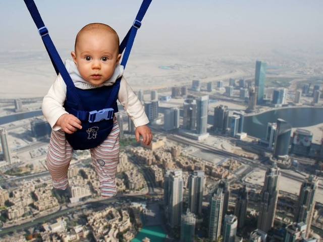 Pixabay Com o auxílio do Photoshop, pai coloca filha em situações de risco.