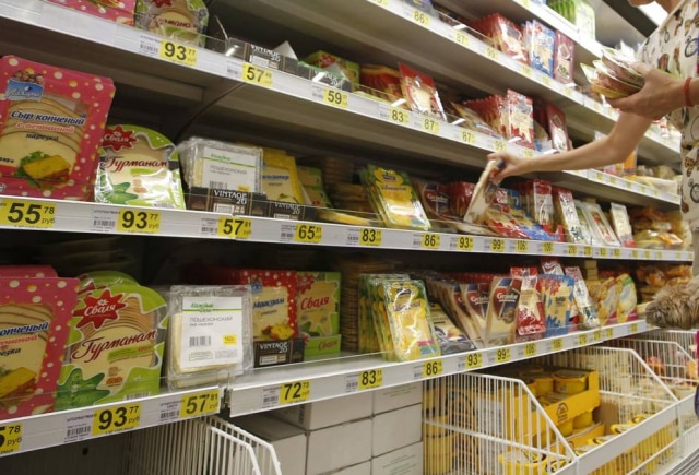 REUTERS/Maxim Zmeyev Alimentos ultra-processados podem contribuir com o aumento do risco de câncer, diz estudo.