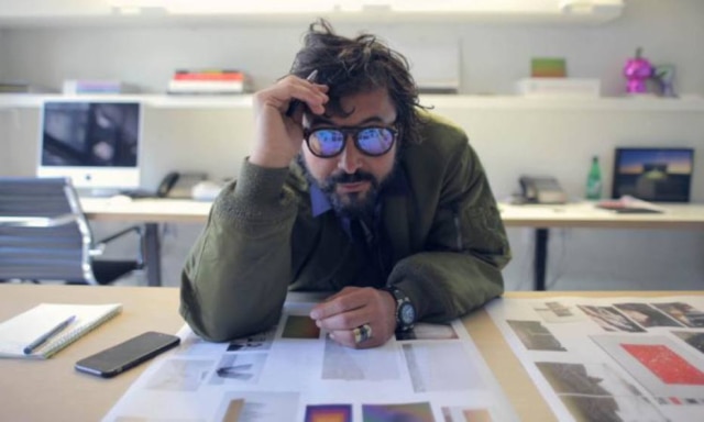 Estúdio Cesar Giraldo O arquiteto e designer colombiano César Giraldo e, à esquerda, bicicleta desenvolvida para a Mantci Bicycles.