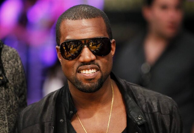 Danny Moloshok/Reuters Kanye West lançou 'Donda' em veículos que circularam em várias cidades, como São Paulo.