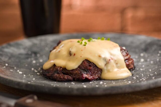 Henrique Peron Ribeye com creme de queijo manchego