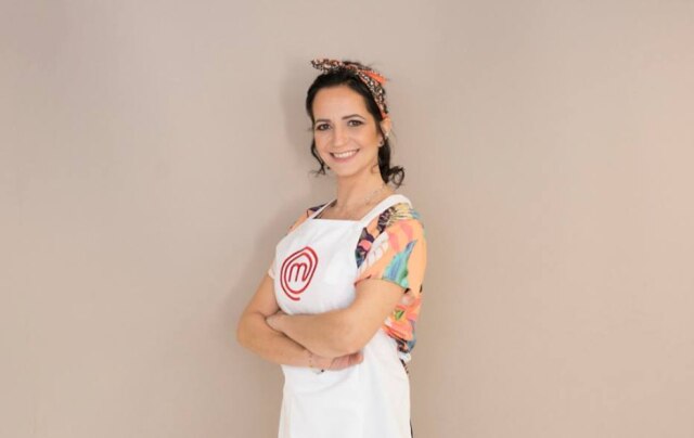 Aos 37 anos, Ana Paula é estudante de direito. Participante do 4º episódio do 'MasterChef Brasil' em 2020, ela fez seu primeiro prato aos 14 anos. 