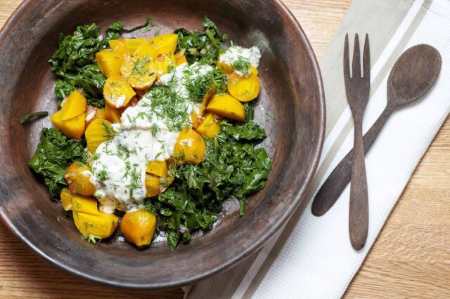 Karsten Moran/ NYT Molho de iogurte e dill para salada.