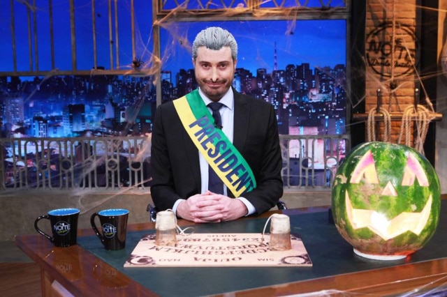 Leonardo Nones/Divulgação Danilo Gentili se veste de Michel Temer em edição temática do 'The Noite'.