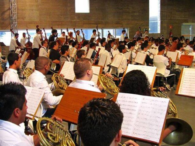 Reprodução / Facebook @escolamunicipaldemusicadesaopaulo .