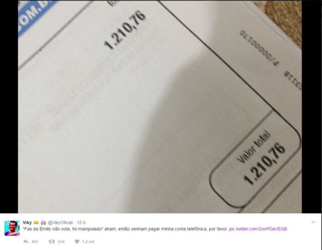 Reprodução Twitter Tuíte do perfil @VikyOficial