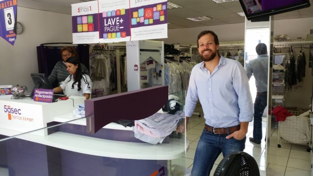 Lourdes Gonçalves Souto / 5àSec O empresário Gabriel Antonini, franqueado do 5àsec, diminuiu a folha de pagamento em cerca de 20% para enfrentar a crise