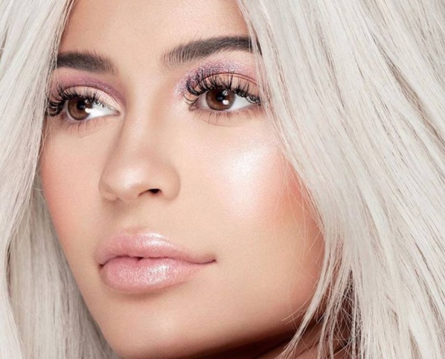 Instagram.com/@kyliejenner Kylie Jenner atribuiu o valor alto dos princéis ao fato deles serem feitos com pelo de animais