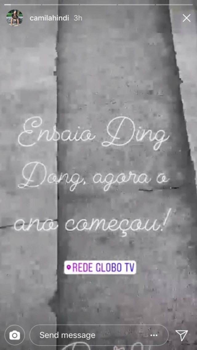 Instagram/@camilahindi Bailarina do 'Domingão do Faustão', Camila Hindi, registra ida a ensaio do quadro 'Ding Dong'