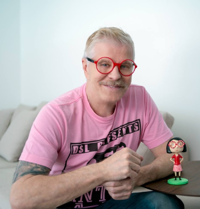 Claudio Pepper / Divulgação Miguel Falabella e a personagem Charlotte.