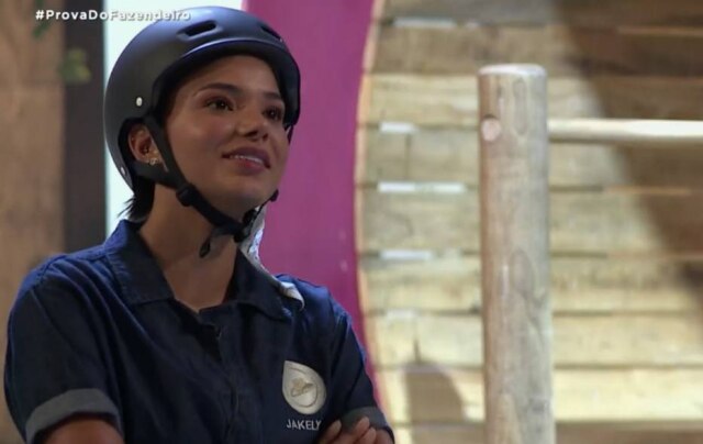 Reprodução/ Playplus Jakelyne Oliveira é fazendeira da semana e internautas apontam erro na prova