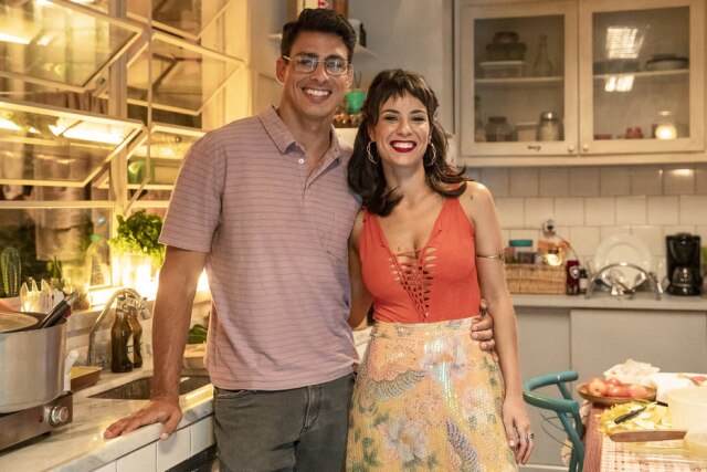 Globo/Fabio Rocha Cauã Reymond interpreta os gêmeos Renato e Chistian e Andréia Horta é Lara, o grande amor de Christian em 'Um Lugar ao Sol'