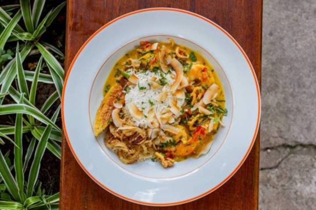 Divulgação Moqueca do Ton Ton (R$20), elaborada com tamboril e lula e servida arroz basmati e farofa de banana