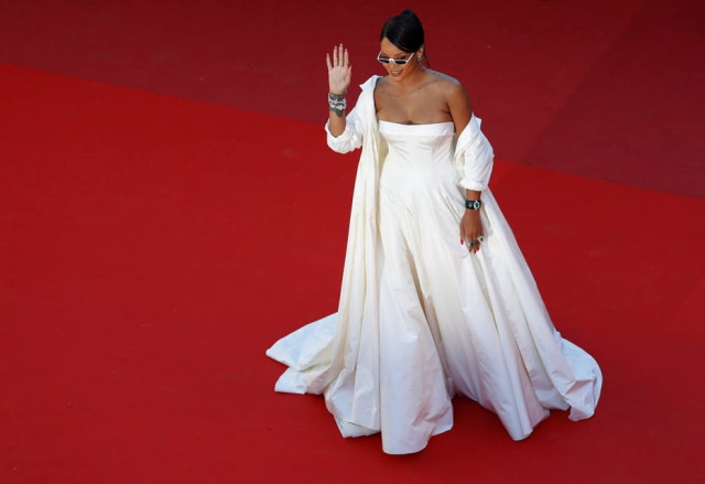 REUTERS/Eric Gaillard A cantora escolheu um look da Dior.