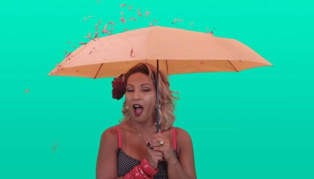 Reprodução de cena do vídeoclipe 'Pimenta' | Youtube/@ValescaPopozudaReal Valesca Popozuda criticou proposta que avançou para a Comissão de Direitos Humanos do Senado: 'Retrocesso enorme'