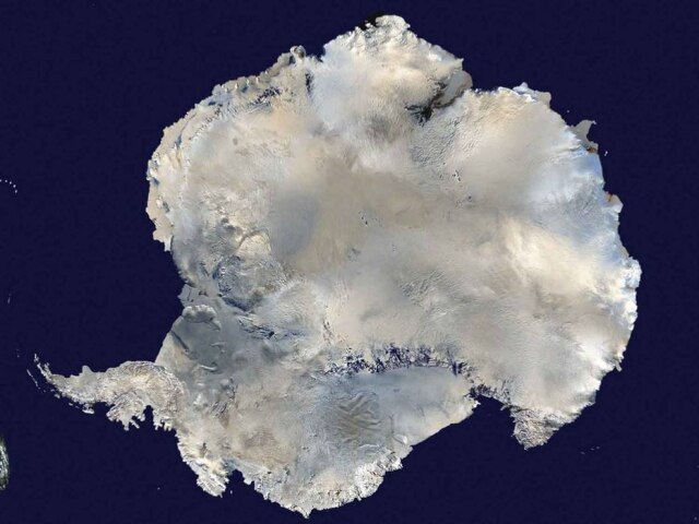 Reuters / NASA Um grupo de pesquisadores encontrou um bolo de 106 anos completamente preservado na Antártica.