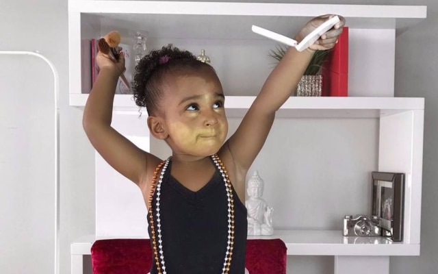 Instagram/ @samiaslife Samia Ali tem 2 anos de idade e é youtuber