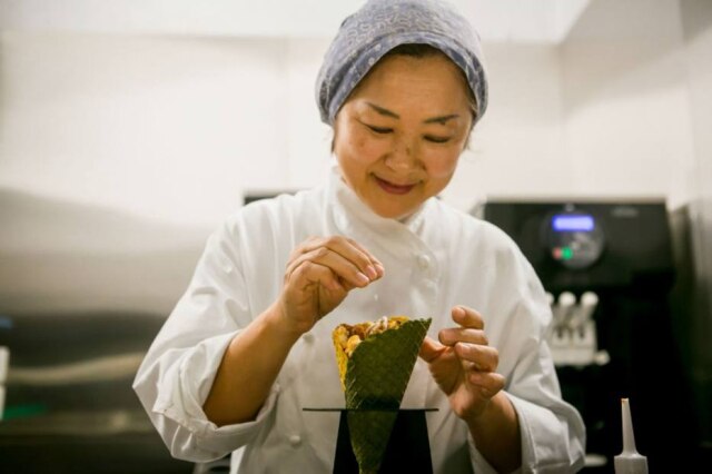 Saiko Izawa, a responsável por criar os sorvetes da casa