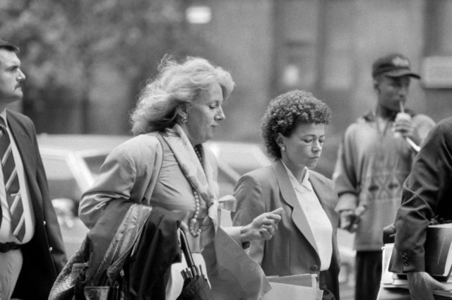 Chester Higgins, Jr. / The New York Times As promotoras Linda Fairstein e Elizabeth Lederer, respectivamente, no início da década de 1990.