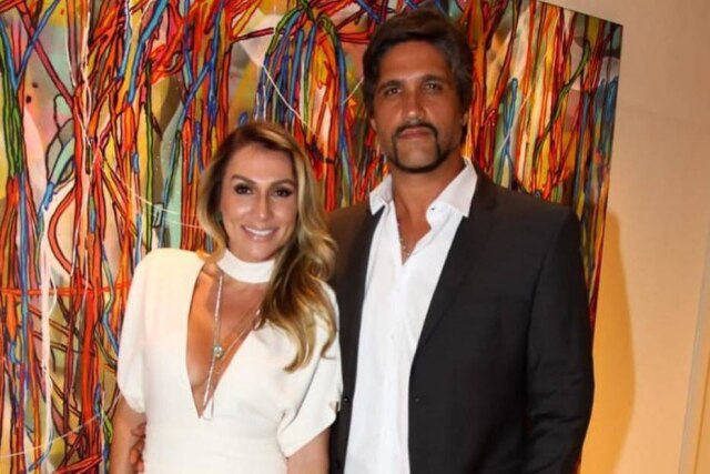 Instagram/@tatiannasbrana O cantor Leo Chaves e a mulher Tatianna Sbrana ficaram juntos por 14 anos e tiveram três filhos.